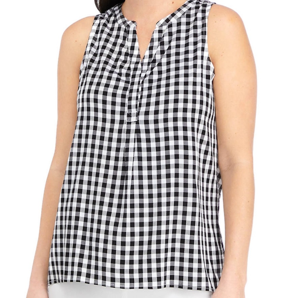 crown & ivy v neck gingham sleeveless top